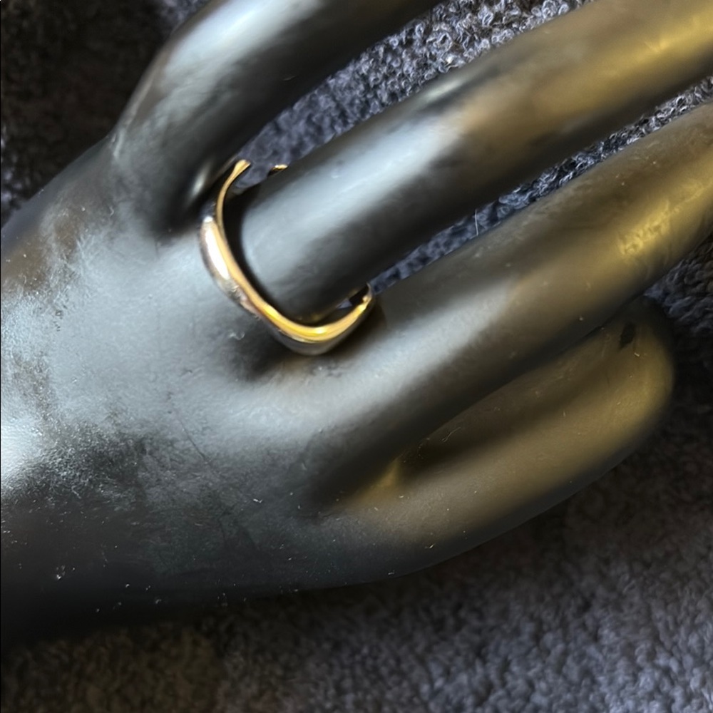 Elegant Gold Ring